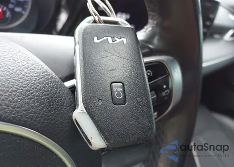 2022 Kia K5 Gt-Line z USA, uszkodzony, nr VIN 5XXG64J2XNG105901